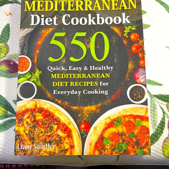 MEDITERRANEAN DIET COOKBOOK 2019 - Picture 1 of 8